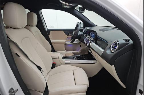 2025 Mercedes-Benz GLB 250 4MATIC