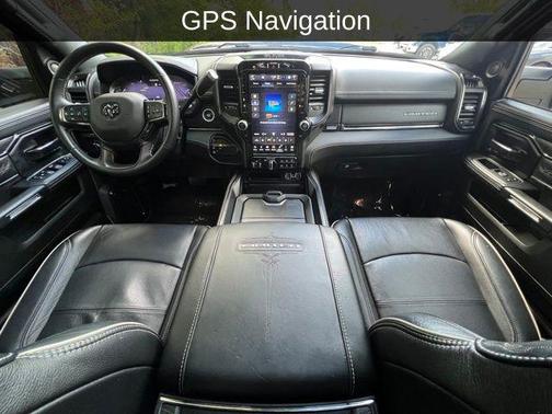 Diamond Black Crystal Pearlcoat 2024 RAM 2500 Limited