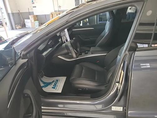 2022 Tesla Model S Plaid
