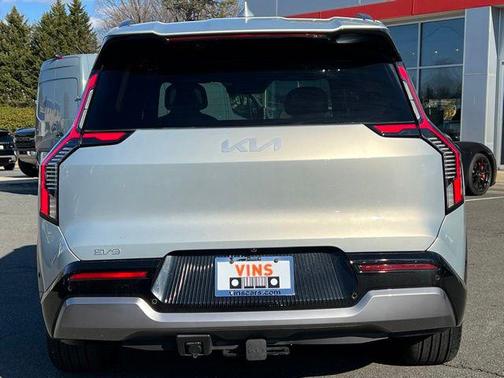 2024 Kia EV9 Land