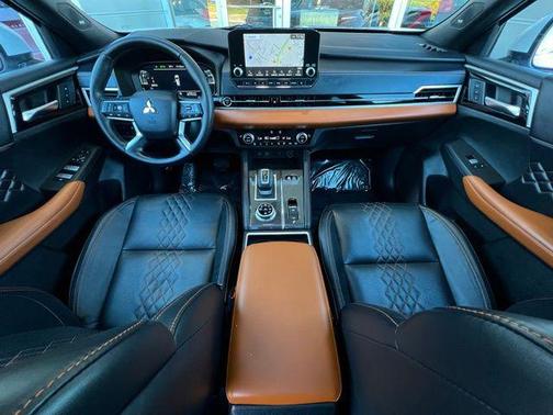 2023 Mitsubishi Outlander PHEV SEL