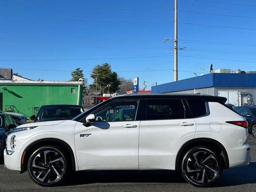 2023 Mitsubishi Outlander PHEV SEL
