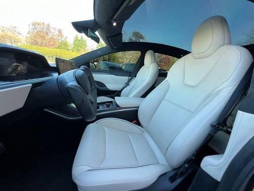 2023 Tesla Model S Plaid