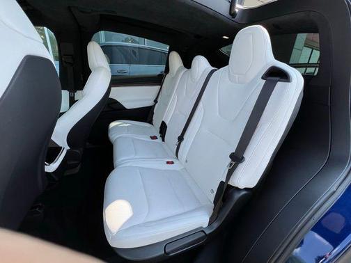 2023 Tesla Model X Base