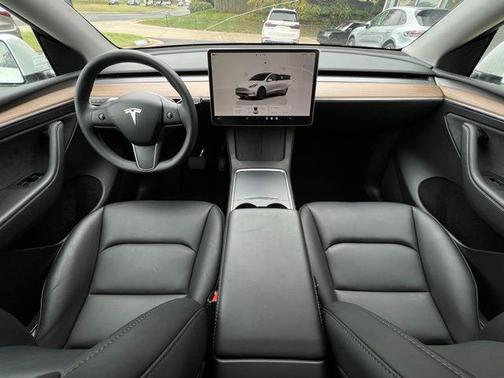 2025 Tesla Model Y Long Range