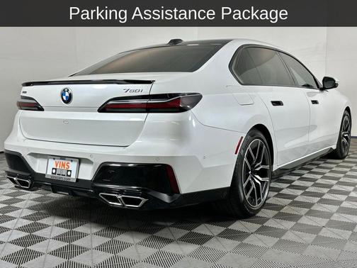 2023 BMW 760 760i xDrive