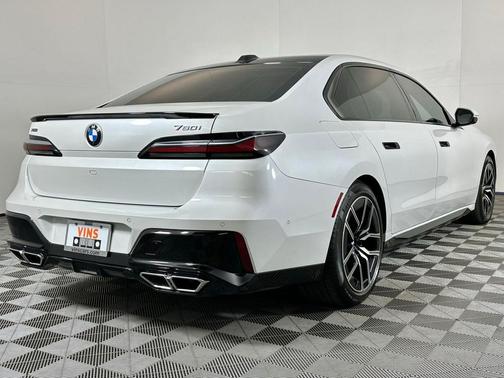 2023 BMW 760 760i xDrive