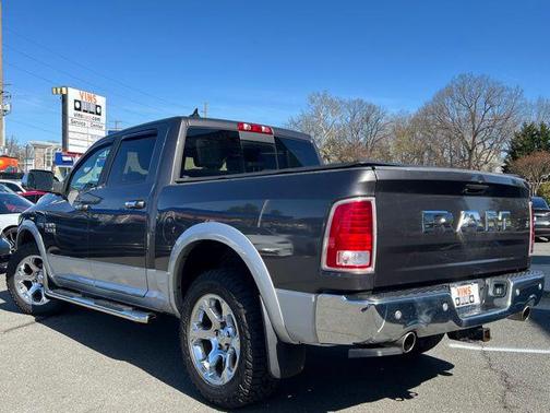 Granite Crystal Metallic Clearcoat 2017 RAM 1500 Laramie