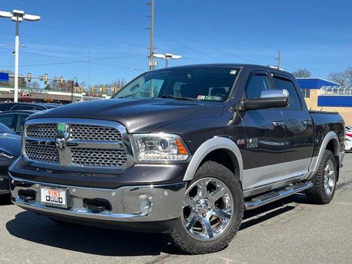 Granite Crystal Metallic Clearcoat 2017 RAM 1500 Laramie