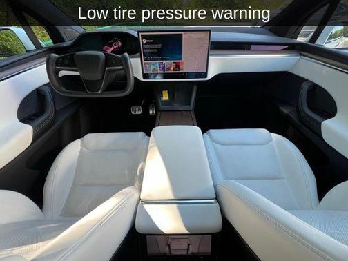 Pearl White Multi-Coat 2022 Tesla Model X Base