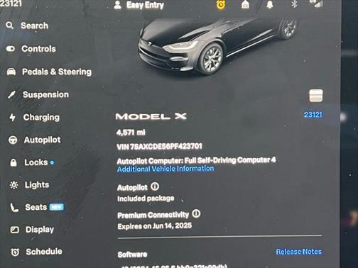 2023 Tesla Model X Base