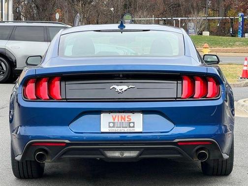 2022 Ford Mustang EcoBoost