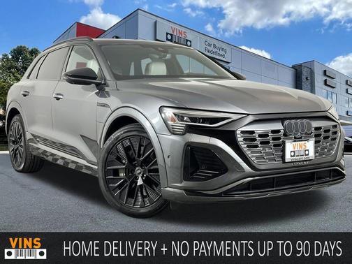 Daytona Gray Pearl Effect 2024 Audi Q8 e-tron Prestige