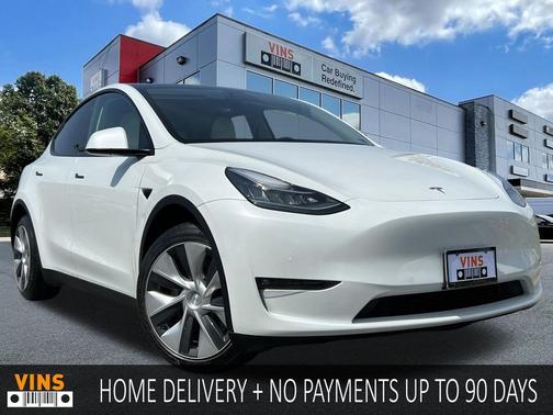 Pearl White Multi-Coat 2022 Tesla Model Y Long Range