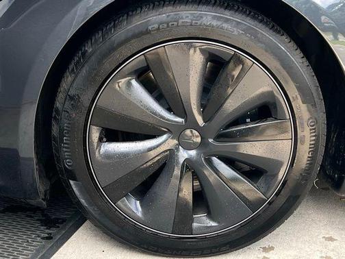 2024 Tesla Model S Base