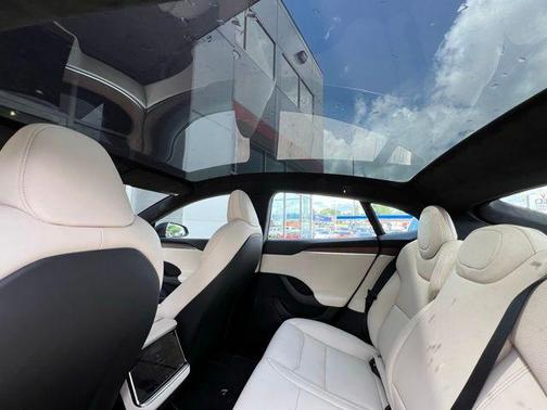 2024 Tesla Model S Base
