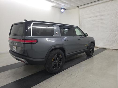 2024 Rivian R1S Adventure