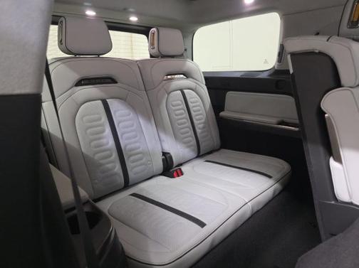 2024 Rivian R1S Adventure