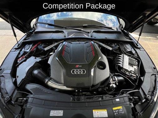 Sebring Black Crystal Effect 2023 Audi RS 5 2.9T