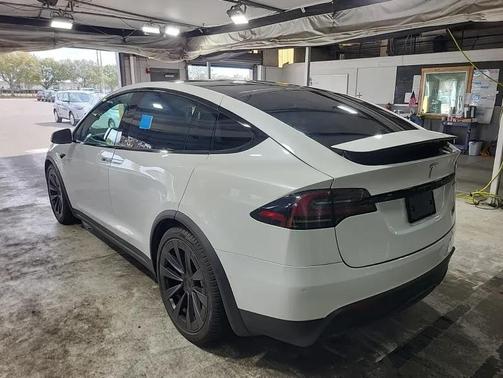 2022 Tesla Model X Plaid