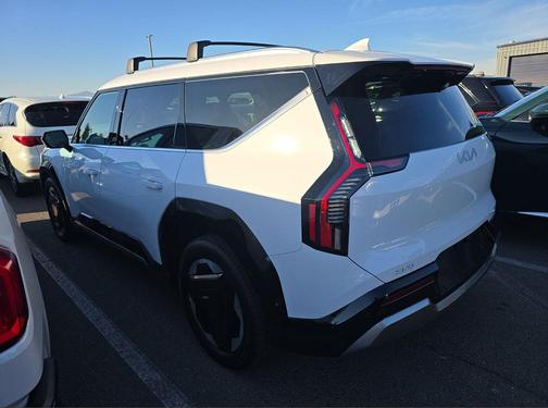 2025 Kia EV9 Land