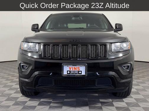 Brilliant Black Crystal Pearlcoat 2015 Jeep Grand Cherokee Altitude