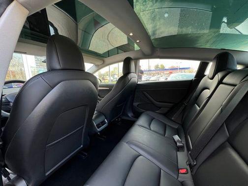 Deep Blue Metallic 2022 Tesla Model 3 Long Range