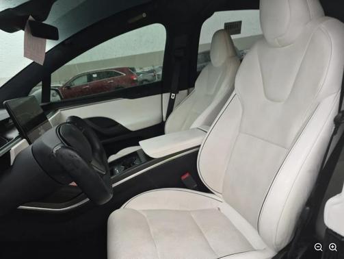 2022 Tesla Model X Plaid