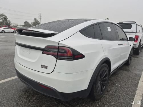 2022 Tesla Model X Plaid