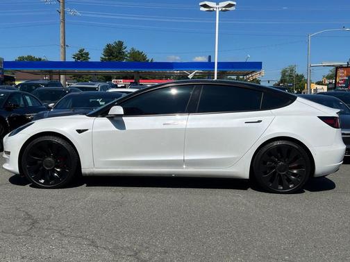 Pearl White Multi-Coat 2022 Tesla Model 3 Performance