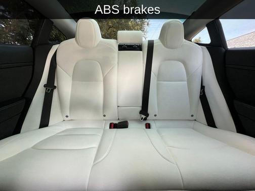 Pearl White Multi-Coat 2022 Tesla Model 3 Performance