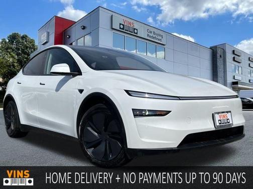 Pearl White Multi-Coat 2026 Tesla Model Y Premium