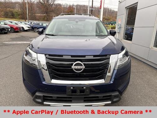 2024 Nissan Pathfinder SL