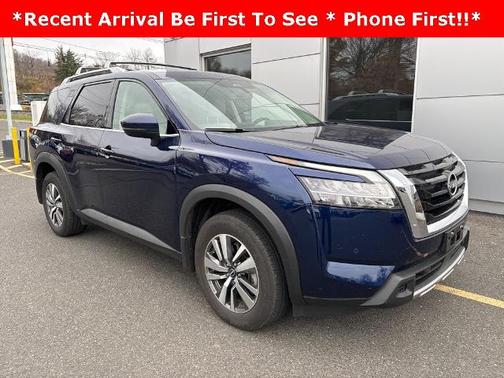2024 Nissan Pathfinder SL