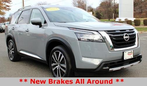 2023 Nissan Pathfinder Platinum