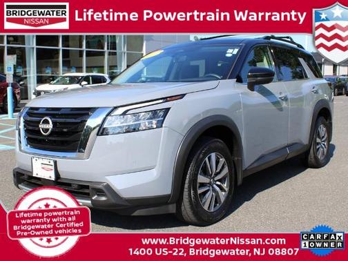 2024 Nissan Pathfinder SL
