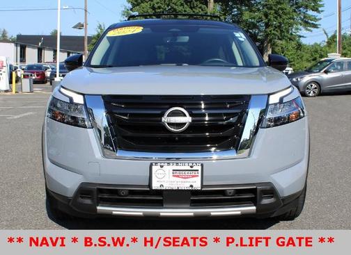 2024 Nissan Pathfinder SL