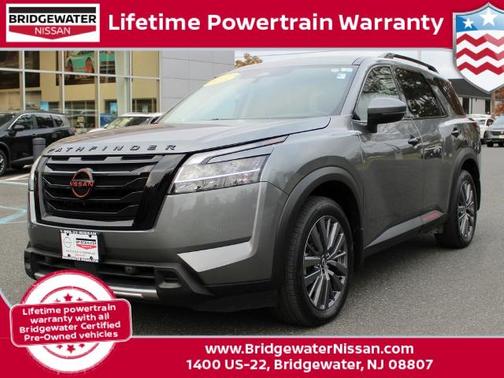 2023 Nissan Pathfinder SL