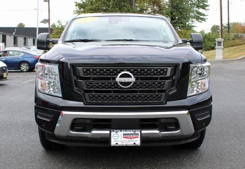 2024 Nissan Titan SV