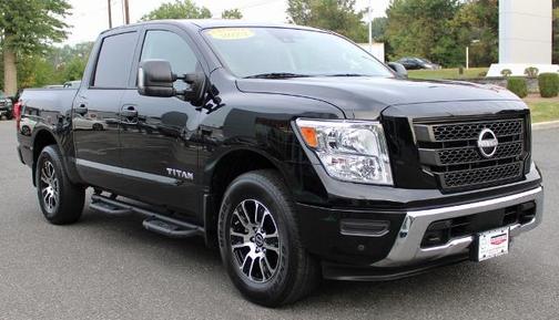 2024 Nissan Titan SV