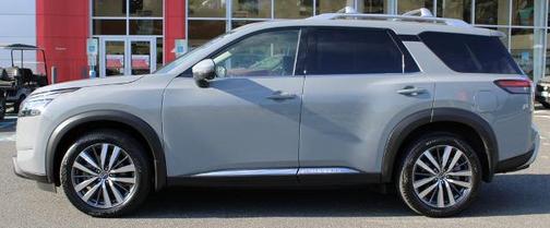 2022 Nissan Pathfinder Platinum