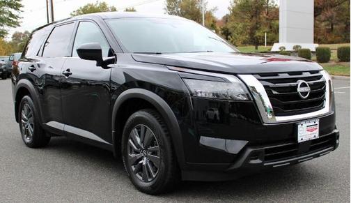 2024 Nissan Pathfinder S