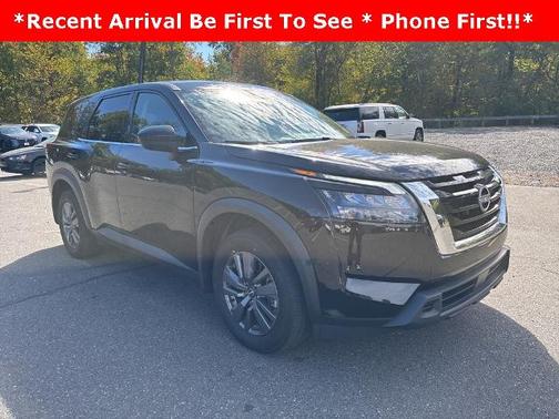 2024 Nissan Pathfinder S
