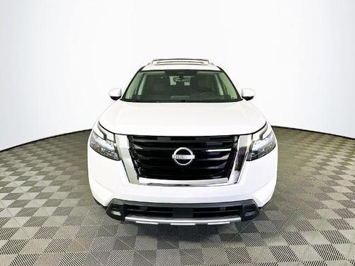 Pearl 2025 Nissan Pathfinder Platinum