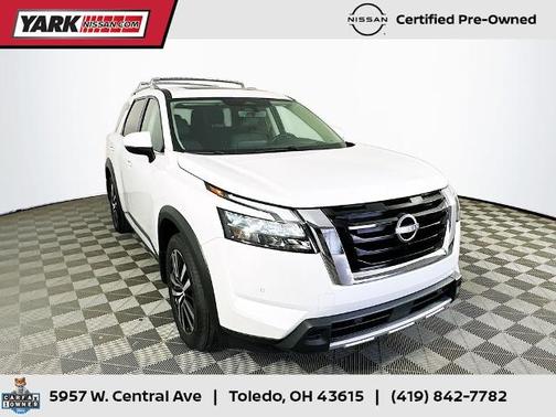Pearl 2025 Nissan Pathfinder Platinum