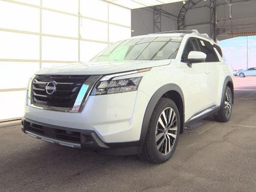 Pearl 2025 Nissan Pathfinder Platinum