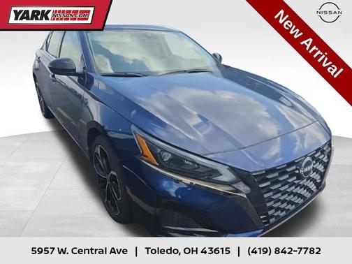 Deep Blue Pearl 2023 Nissan Altima 2.5 SR