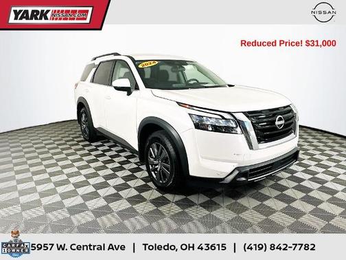 2024 Nissan Pathfinder SV