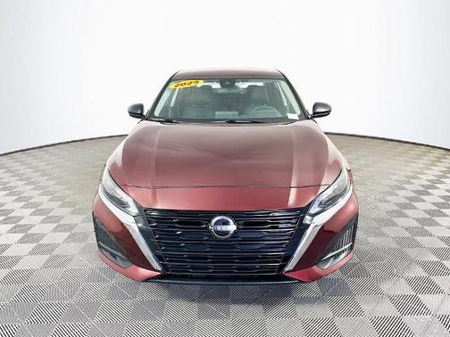 Garnet Pearl 2025 Nissan Altima SV