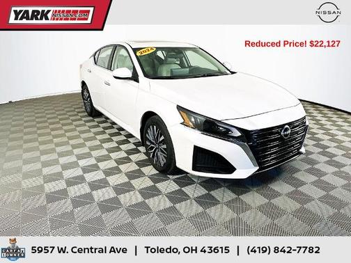 White 2024 Nissan Altima 2.5 SV